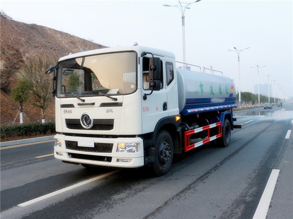 程力灑水車圖片實拍