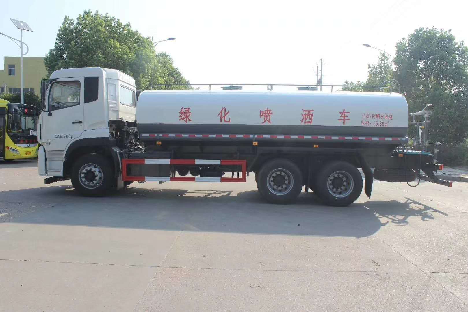 大型灑水車